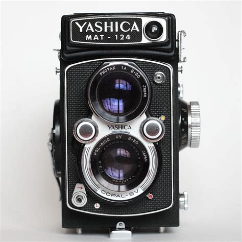 Yashica MAT 124